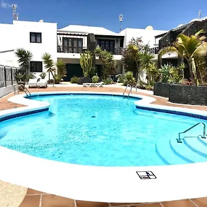 https://sunny-apartment-tias.in-canary-islands.com